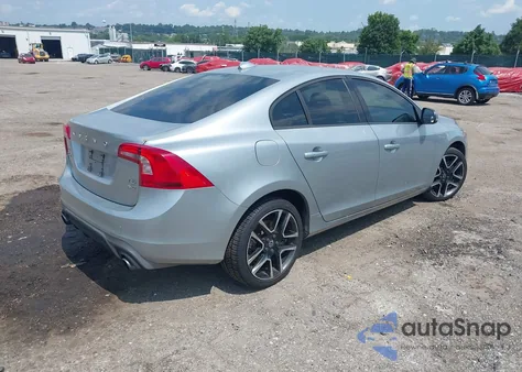 2017 Volvo S60 T5 Dynamic z USA, uszkodzony, nr VIN YV140MTL8H2438953
